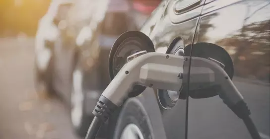 homepage slider - chargement d'une voiture électrique