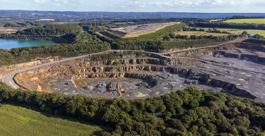 Glomel - vue panoramique de carrière